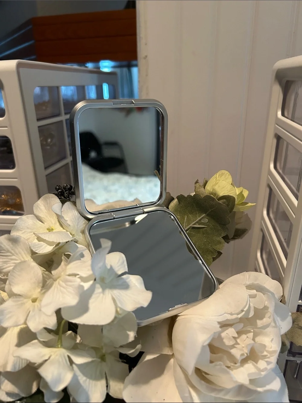 Metallic Compact Mirror - Silver - Picture 1 of 5